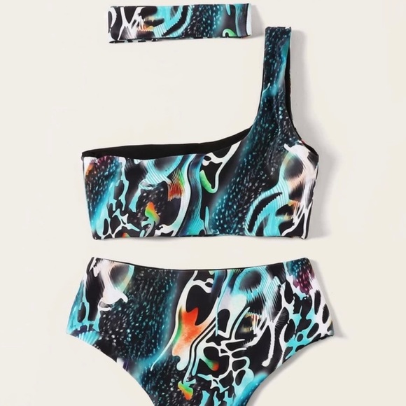 One shoulder cheeky bikini - Picture 2 of 4